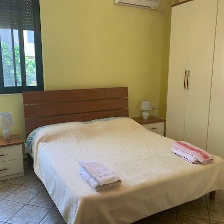 Friends House Bed & Breakfast Tiranë Eksteriør bilde